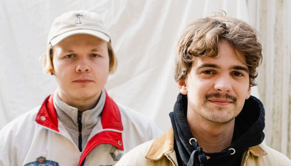 SOLSKINNSVANDRING: Duoen forteller at de har jobbet mye mer målrettet på album nummer to enn på debuten.