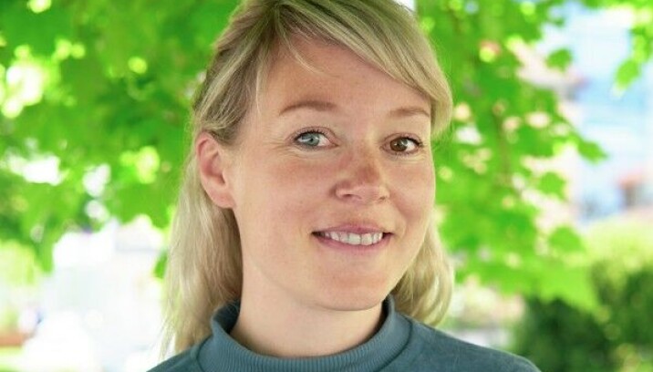 BISTÅR: Ann Marit Longva hjelper studenter med å finne et midlertidig sted å bo. BISTÅR: Ann Marit Longva hjelper studenter med å finne et midlertidig sted å bo.