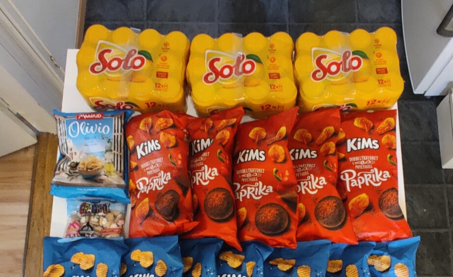 GULLFUNN: Solo og potetgull er blant Bendiks favoritter. – Det beste er ting som ikke krever frysing eller kjøling. Ting som er plasskrevende, rett og slett, sier han. GULLFUNN: Solo og potetgull er blant Bendiks favoritter. – Det beste er ting som ikke krever frysing eller kjøling. Ting som er plasskrevende, rett og slett, sier han.