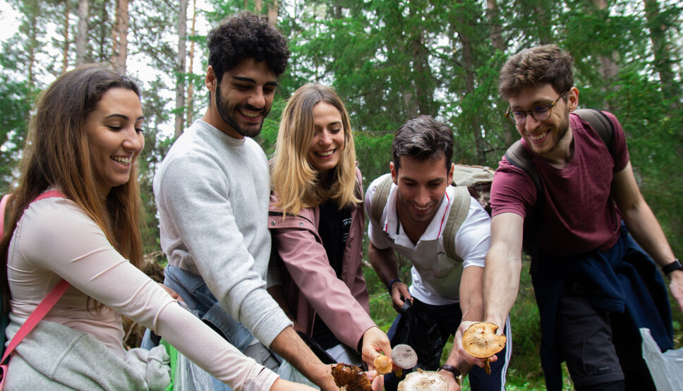 SOPP ER TOPP: Turgleden overgikk fangsten for doktorgradsstudentene (fra venstre) Claudia Ruiz, Ignacio Prada, Francesco Cantoro, Maria Camera og Mario Fernandez. SOPP ER TOPP: Turgleden overgikk fangsten for doktorgradsstudentene (fra venstre) Claudia Ruiz, Ignacio Prada, Francesco Cantoro, Maria Camera og Mario Fernandez.