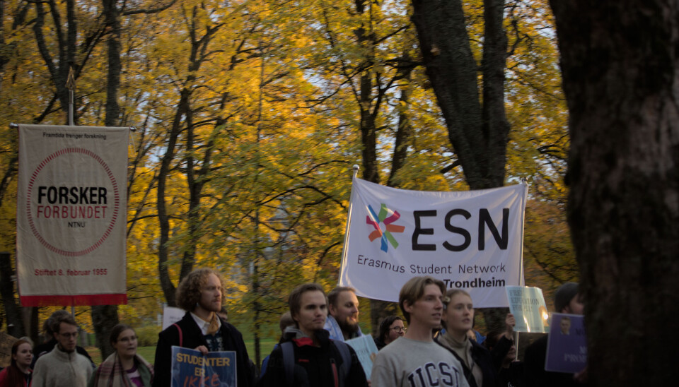 PROTEST: Onsdag ettermiddag var studenter og ansatte ved NTNU samlet i protest mot regjeringens forslag. PROTEST: Onsdag ettermiddag var studenter og ansatte ved NTNU samlet i protest mot regjeringens forslag.