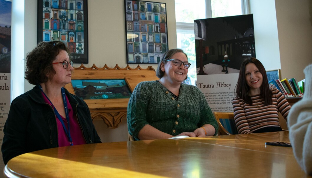 ENTUSTIASTISKE ANSATTE: Ansatte ved Trondheim folkebibliotek snakker varmt rundt den nye prisen. ENTUSTIASTISKE ANSATTE: Ansatte ved Trondheim folkebibliotek snakker varmt rundt den nye prisen.