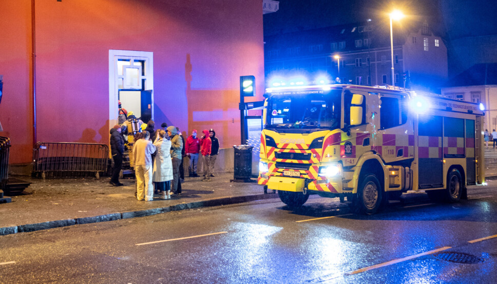 BRANN ELLER VANN? Det er andre lørdag på rad Samfundet ikke brenner