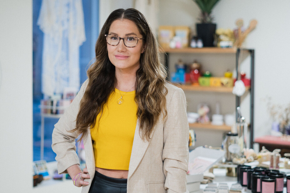 RO MED KRYSTALLER: Maya Soyer Tangen forteller at mange mediterer med krystaller for å roe ned. RO MED KRYSTALLER: Maya Soyer Tangen forteller at mange mediterer med krystaller for å roe ned.