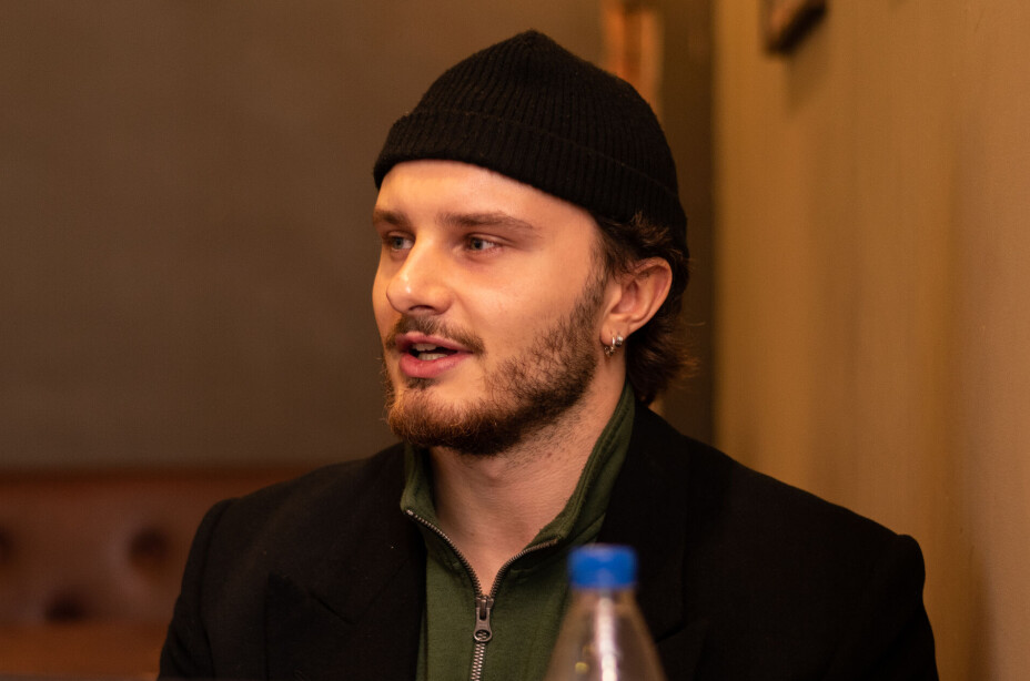 ARRANGØR: Emil Castillo jobber som booker og arrangør blant annet på Knaus- scenen, og har stor forkjærlighet for lokalet. ARRANGØR: Emil Castillo jobber som booker og arrangør blant annet på Knaus- scenen, og har stor forkjærlighet for lokalet.