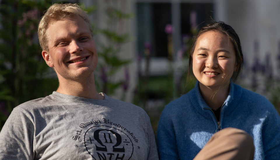 SVAKT: Kjartan Festøy og Elisa Grahl Madsen mener det
er svakt å bli fyllesyk SVAKT: Kjartan Festøy og Elisa Grahl Madsen mener det
er svakt å bli fyllesyk