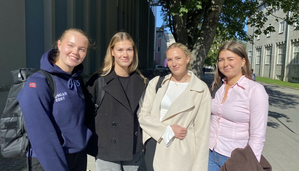 TAR GJERNE IMOT MENSENPRODUKTER: Eva Engan (t.v.), Helle Wangsvik, Helena Pedersen og Ida Langfjord mener at man som student har dårlig nok råd fra før av TAR GJERNE IMOT MENSENPRODUKTER: Eva Engan (t.v.), Helle Wangsvik, Helena Pedersen og Ida Langfjord mener at man som student har dårlig nok råd fra før av
