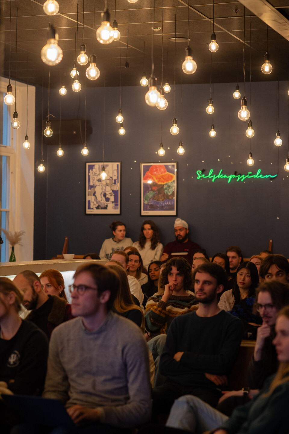 SØKER RÅD HOS DATINGPSYKOLOG: Single studenter håper å forstå vitenskapen bak hvem
de tiltrekkes av.