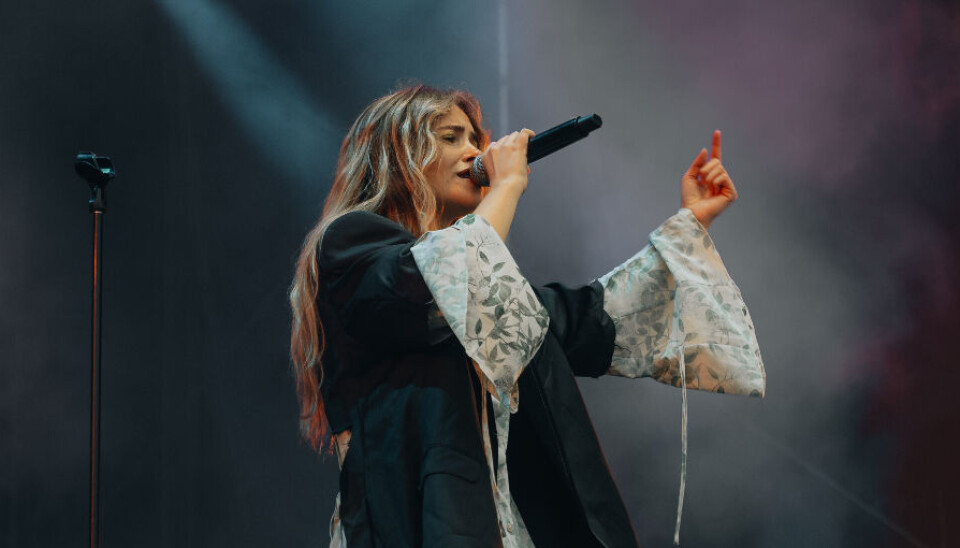 ESTETISK: Skaar mestrer å endre regnværet fra en ulempe til et estetisk virkemiddel.