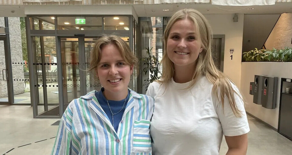 OPPSTART: Saih-nestlederne Maria Lie Jordheim og
Henriette Reierson Johnstone håper de har bestilt riktig
mengde pizza til dagens møte.
