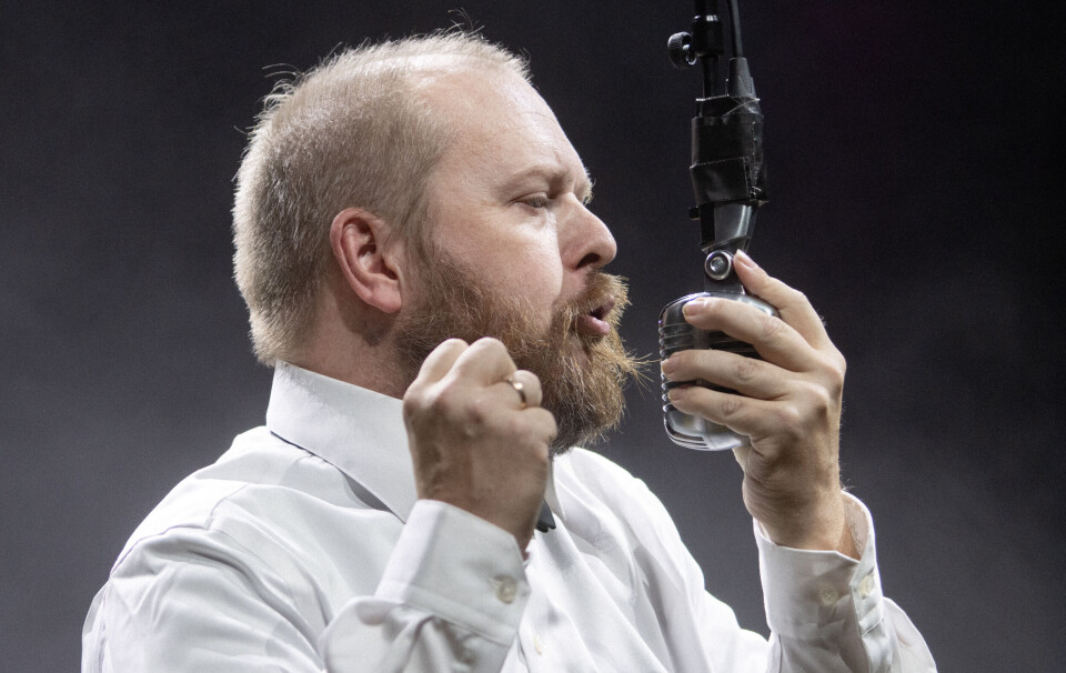 SHOWTIME: Konferansier og dommer Eirik Støylen setter det hele i gang.