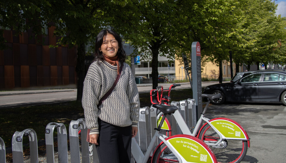 SLIPPER Å BEKYMRE SEG: Elise Ye Lunde har latt sykkelen
stå i boden det siste året og bruker heller bysykkel gjennom
periodebilletten sin hos ATB.