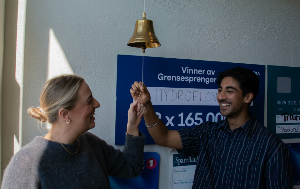 DELINGSKULTUR: Ved nyheter, enten de er gode eller dårlige, ringes det i en bjelle i gangen slik at de kan deles med resten av studentene.