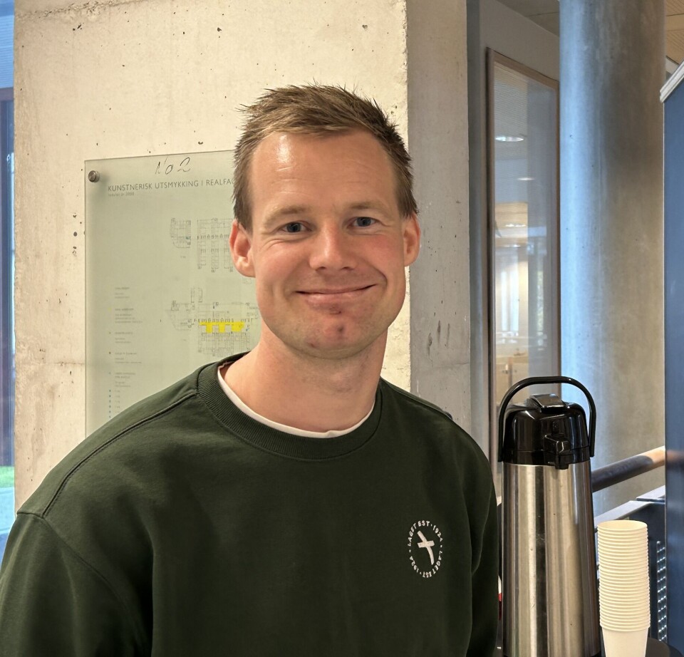 FORNØYD: Student Andreas Brennsæter mener kollektivtilbudet er mer enn godt nok.