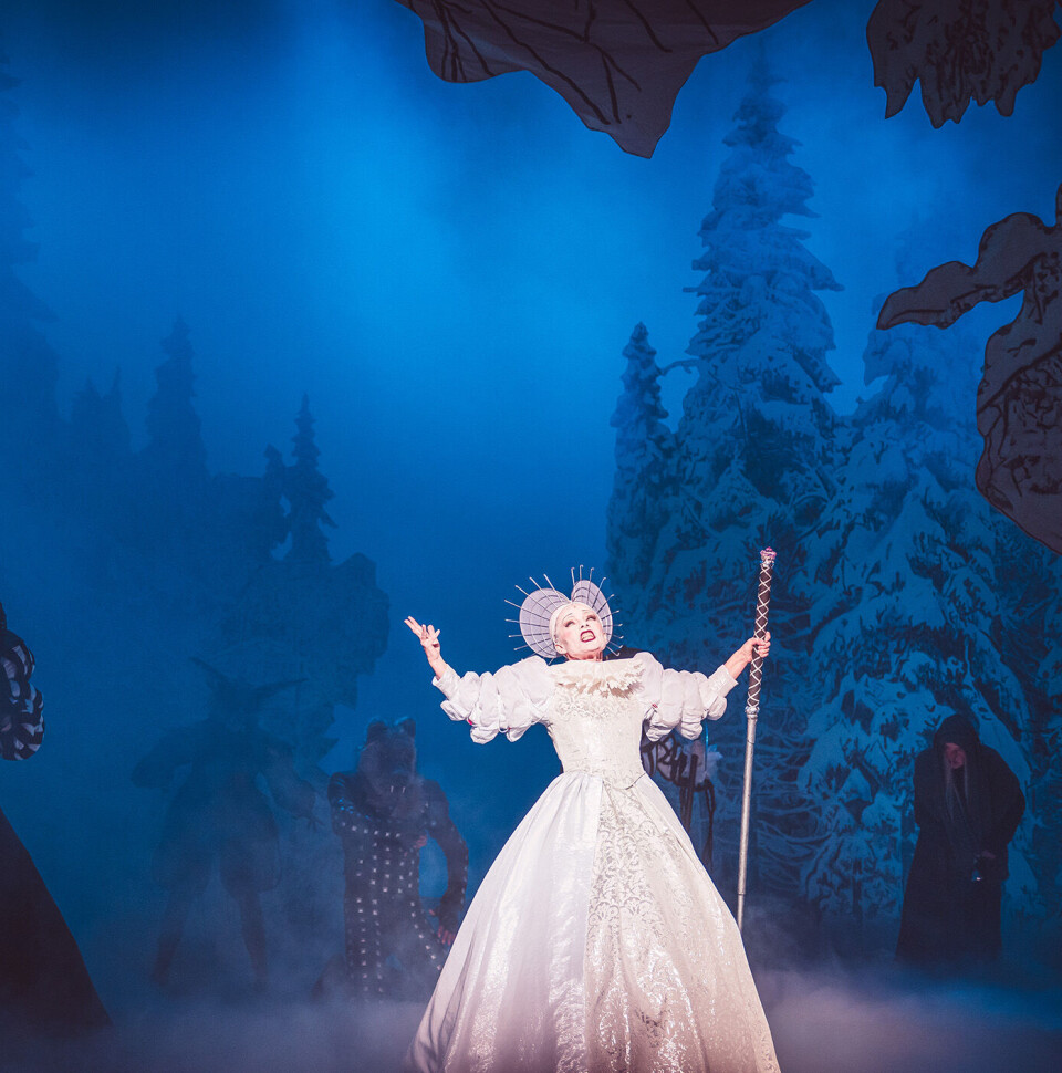 FRYKTINGYTENDE: Med sitt kalde ytre ble heksen, spilt
av Ingrid Bergstrøm, svært skummel.