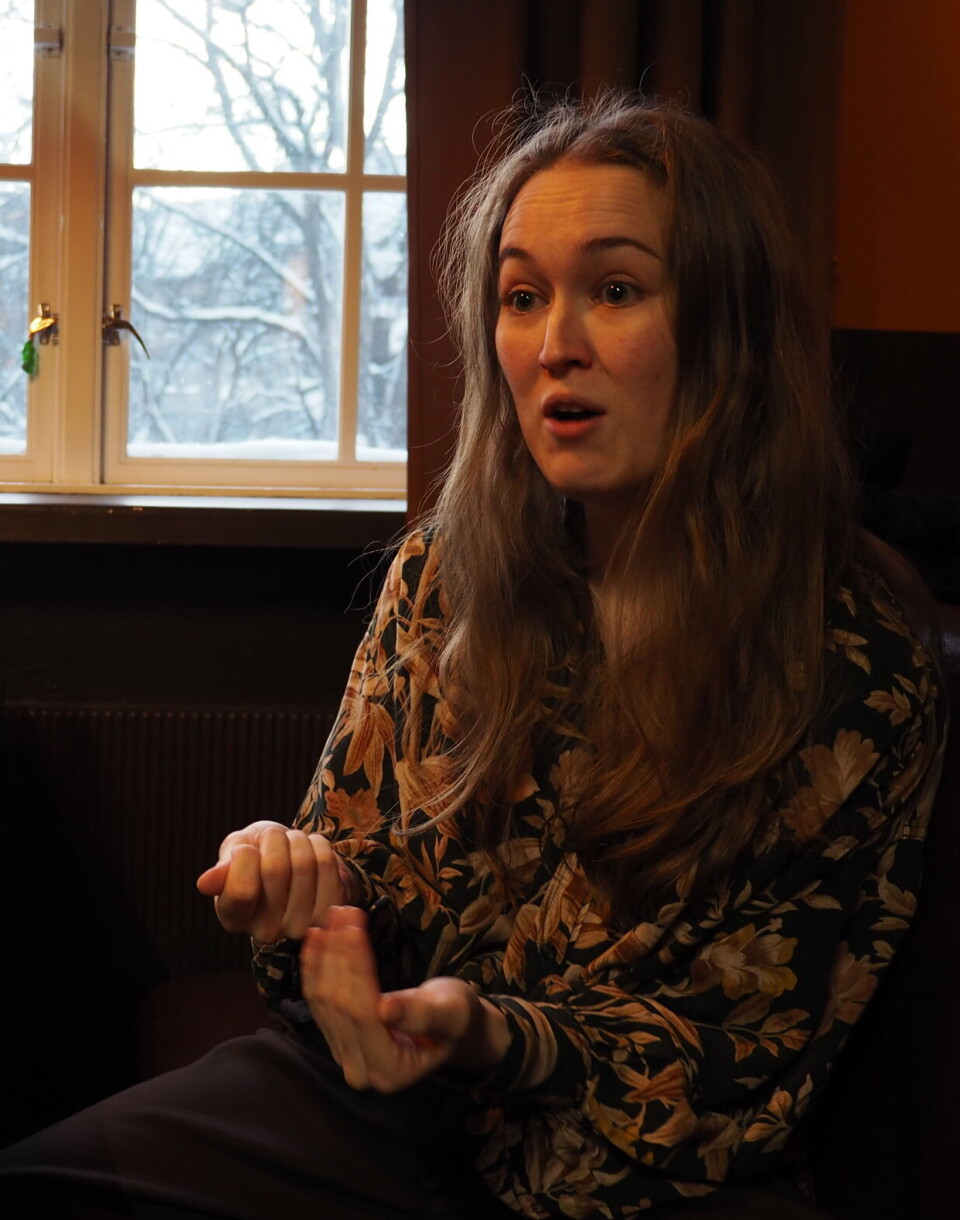 ORDNER SEG: Jenny Ødegaard Ottesen forteller at kundene nok ikke kommer til å merke så mye drikkekrisen i helgen, nettopp fordi de må finne på andre løsninger når det ikke går.