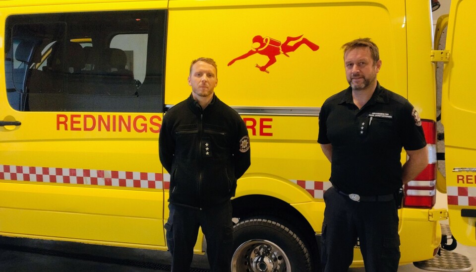 I BEREDSKAP: Brannkonstabel Jon Westbye og utrykningsleder Hans
Jørgen Kristoffersen i Trøndelag brann- og redningstjeneste jobber på
stasjonen som har spesialisert seg på redning i vann.