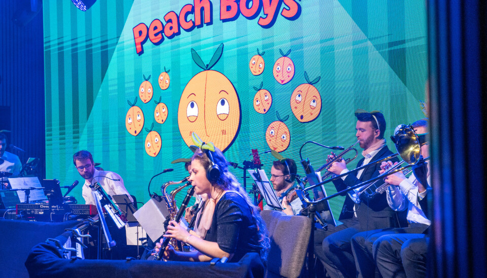 PEACH BOYS: Du kan banne på at det blir bra når Peach Boys dukker opp. Kristenrevy Revy Anmeldelse Peach Boys