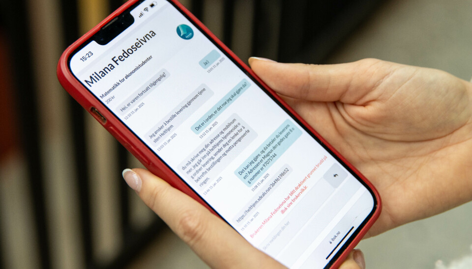 CHAT: Rønning ble svindlet i en
samtale på Ibok sine nettsider.