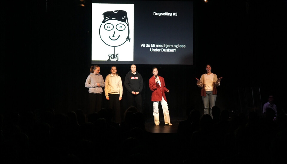 UNDER DUSKEN: Det er alltid hyggelig å bli inkludert i revyer, også når det er i forbindelse med Dragvoll. KS-revyen