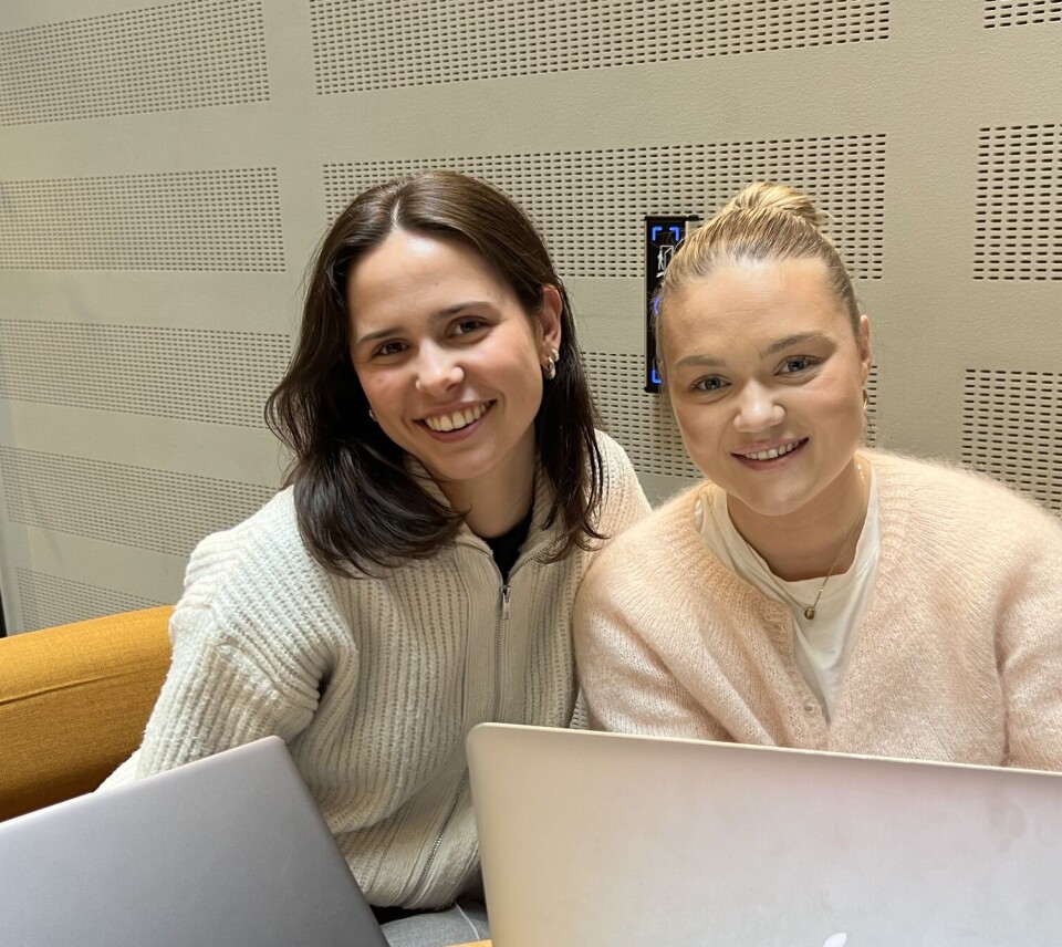 KONSENTRERTE: F.v. Marte Størby Ueland og Matilde Bolghaug tilbringer mye tid på campus i tiden før eksamen.