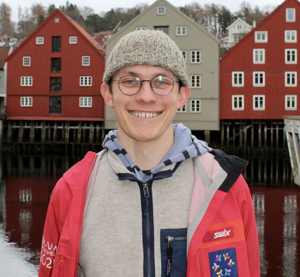 HELT STILLE: Magnus Platena forteller at det er godt å bytte ut
bylydene med stillhet og fuglekvitter innimellom.
