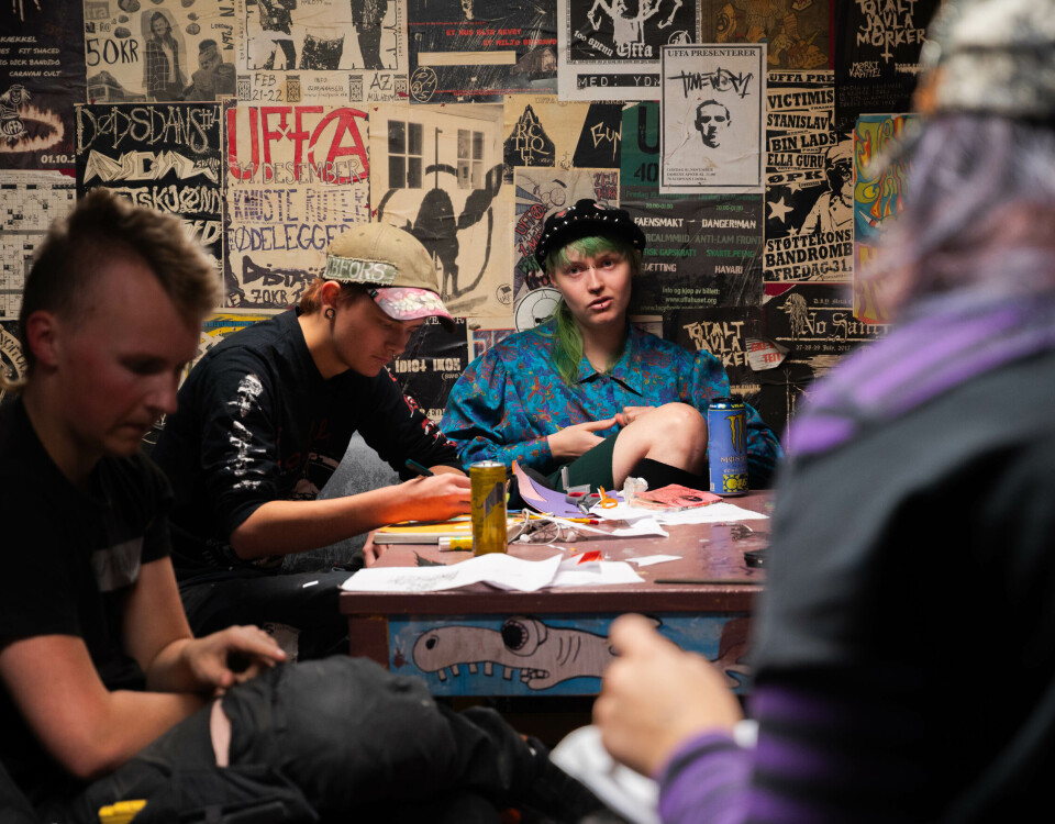 Mistenker at kommunen venter på at huset kan rives