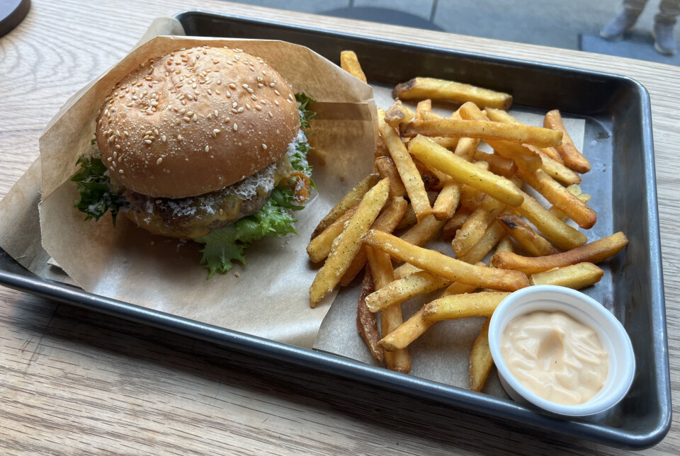 TESTVINNER FRA BURGER.NO: Det er bevist: Parmesan tar seg
godt ut på en burger.
